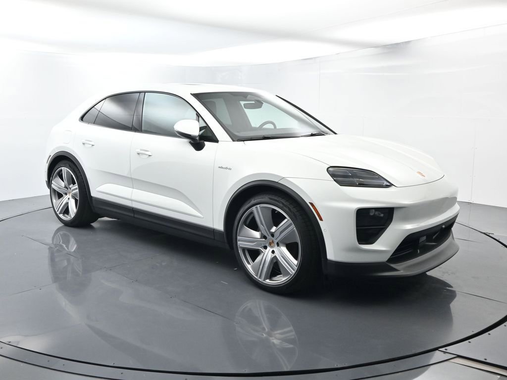 Certified 2025 Porsche Macan 4 Electric image 17