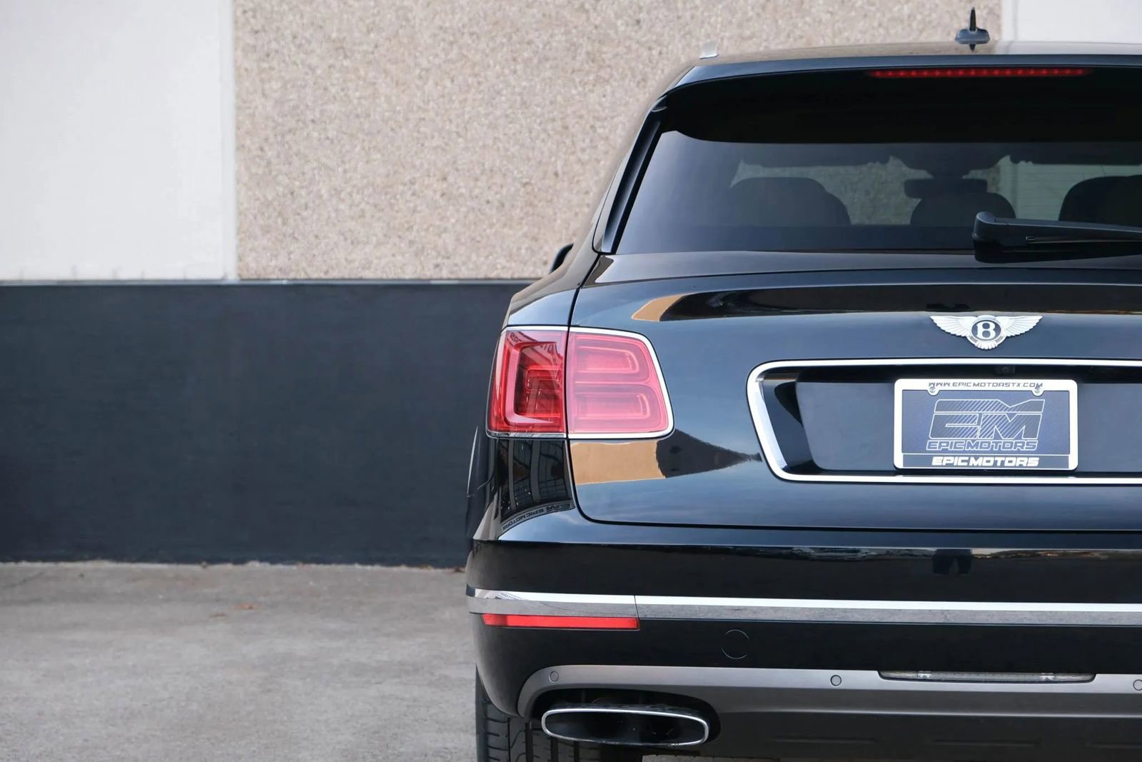 Used 2018 Bentley Bentayga image 17