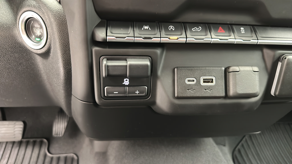 Used 2023 Chevrolet Silverado 1500 Custom AWD/4WD image 19