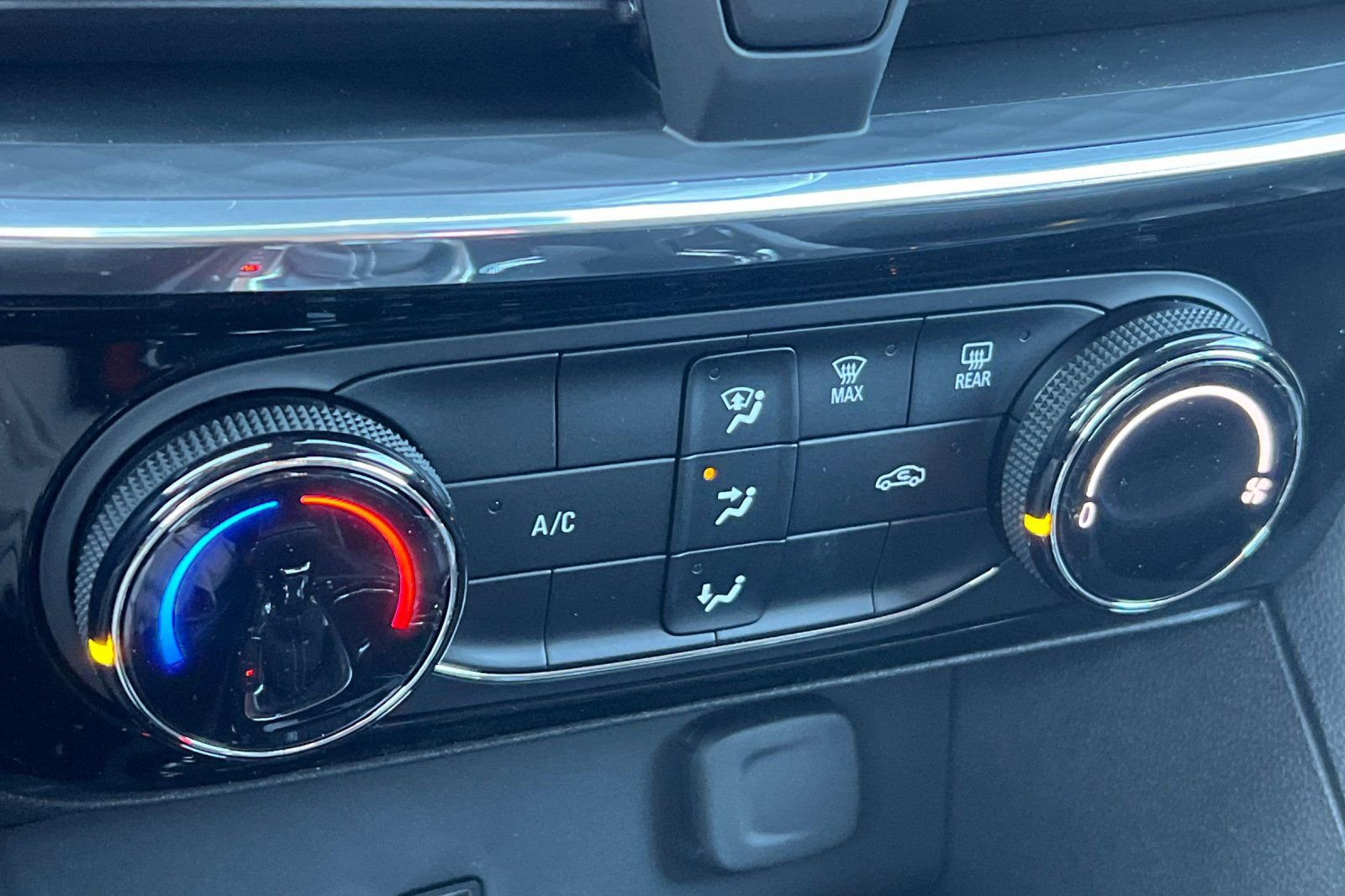 New 2026 Buick Encore GX Sport Touring image 19