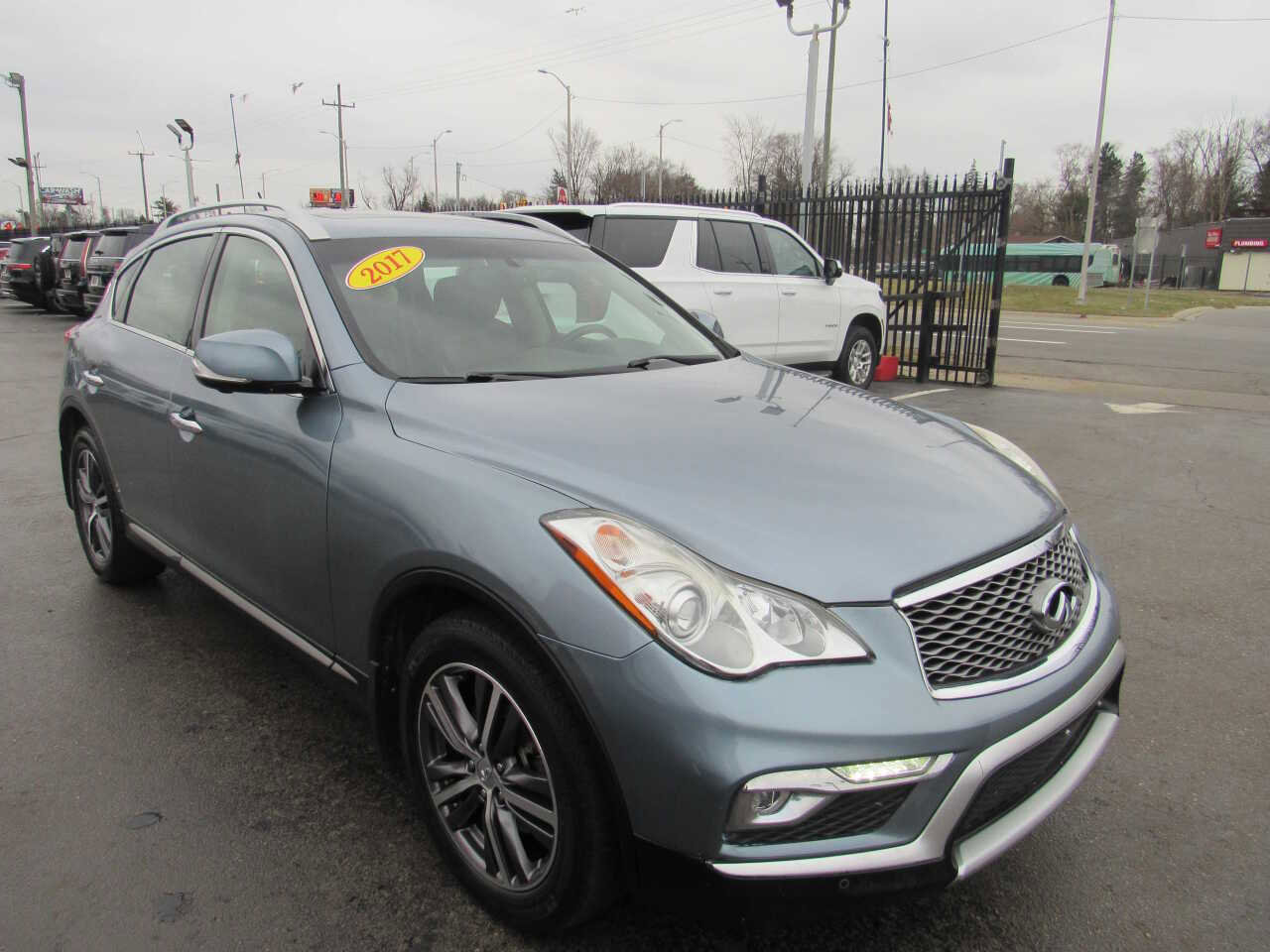 Used 2017 INFINITI QX50 Base AWD 4dr Crossover image 3