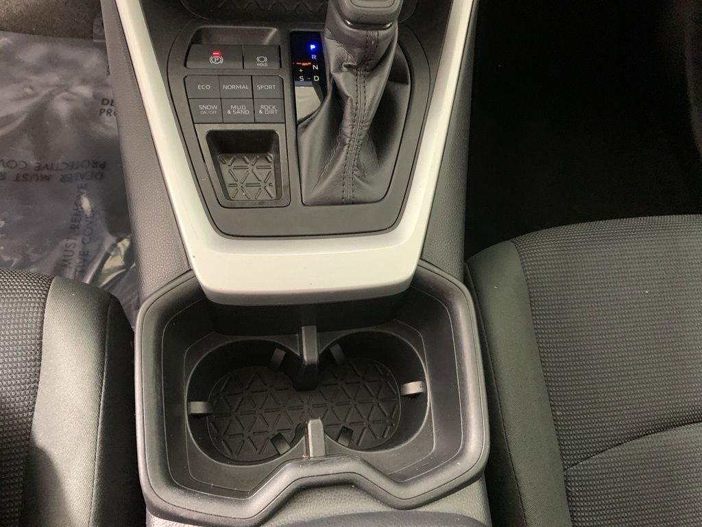 Used 2024 Toyota RAV4 LE image 25