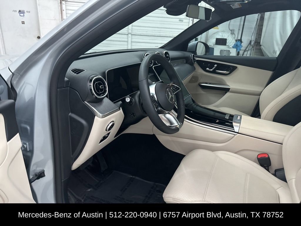 Used 2025 Mercedes-Benz GLC 300 image 10