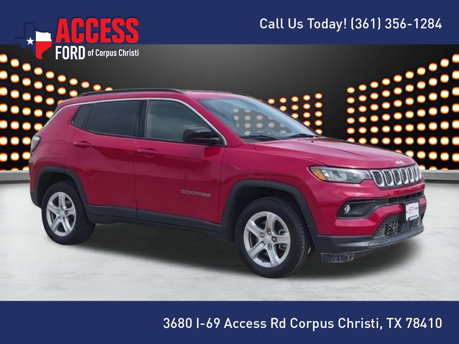 Used 2024 Jeep Compass Latitude AWD/4WD image 2