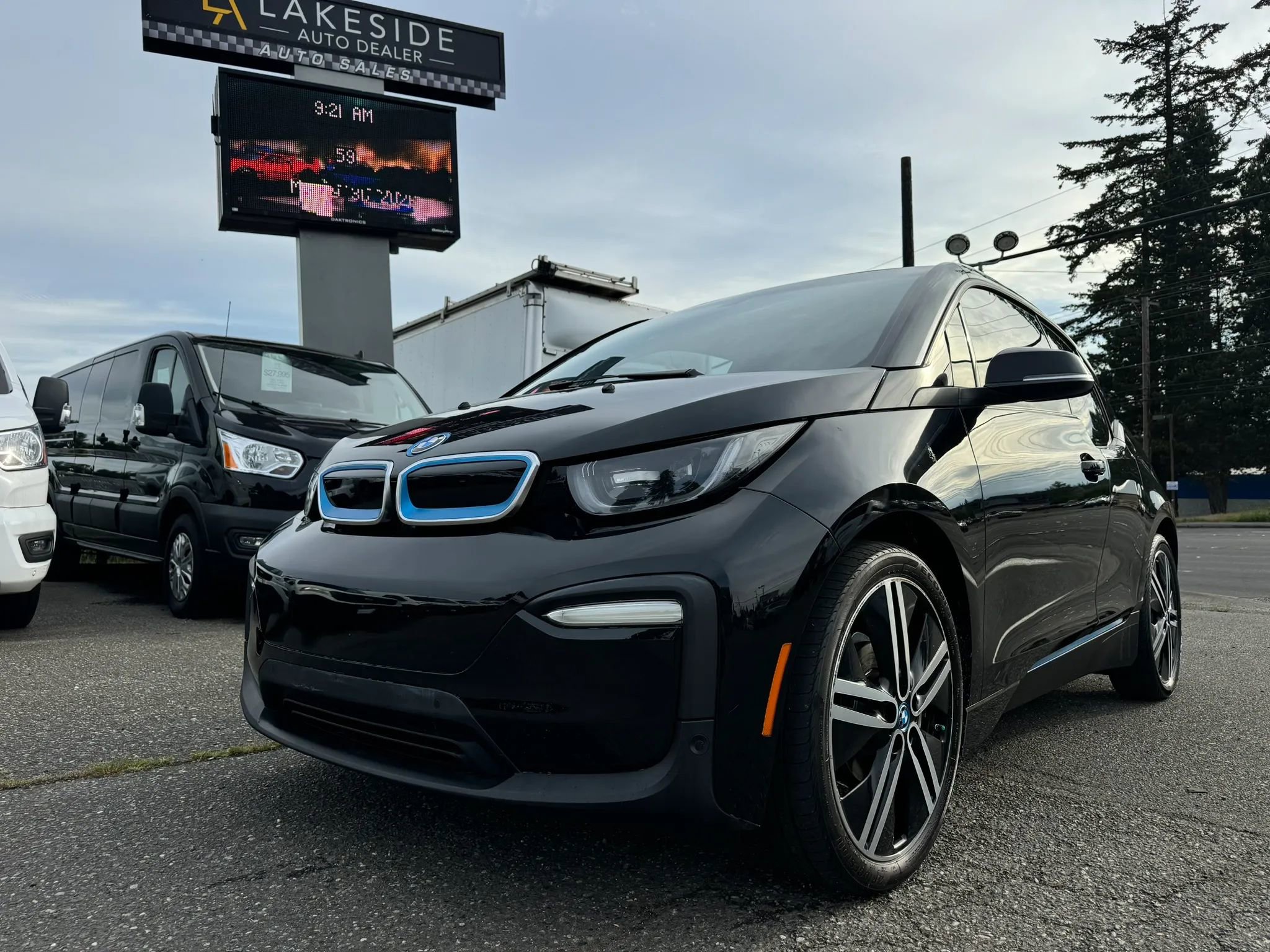 Used 2018 BMW i3 RWD image 1