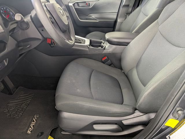 Used 2019 Toyota RAV4 LE image 12