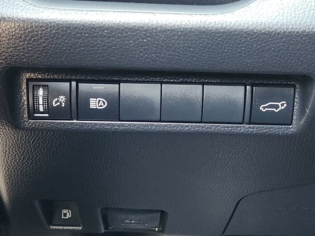 Used 2021 Toyota RAV4 SE AWD/4WD image 24