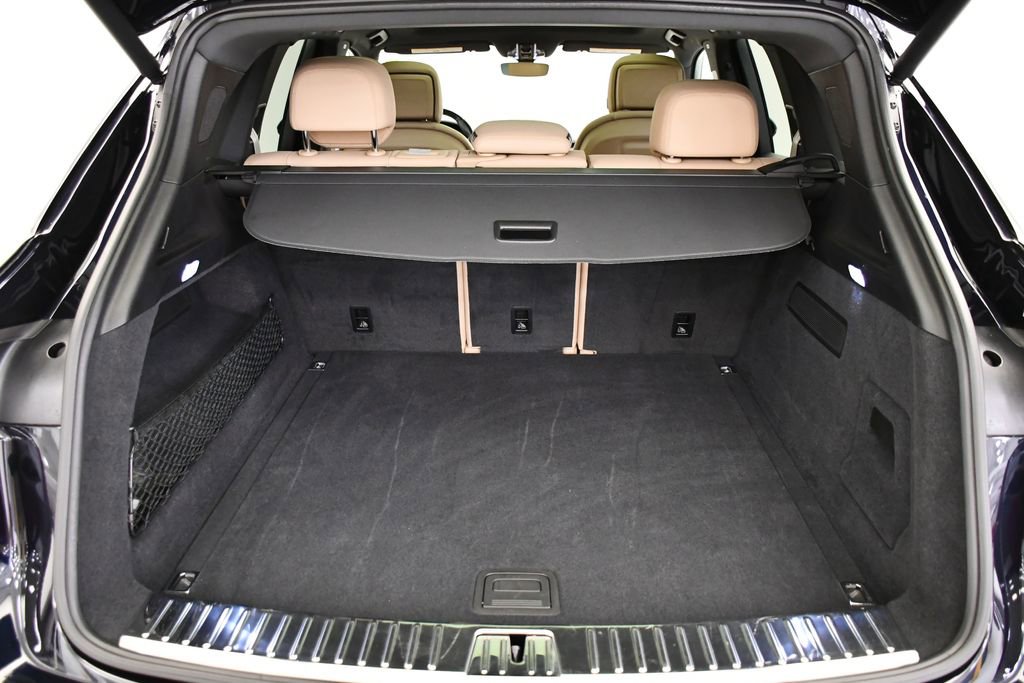 Used 2022 Porsche Cayenne Platinum Edition image 56