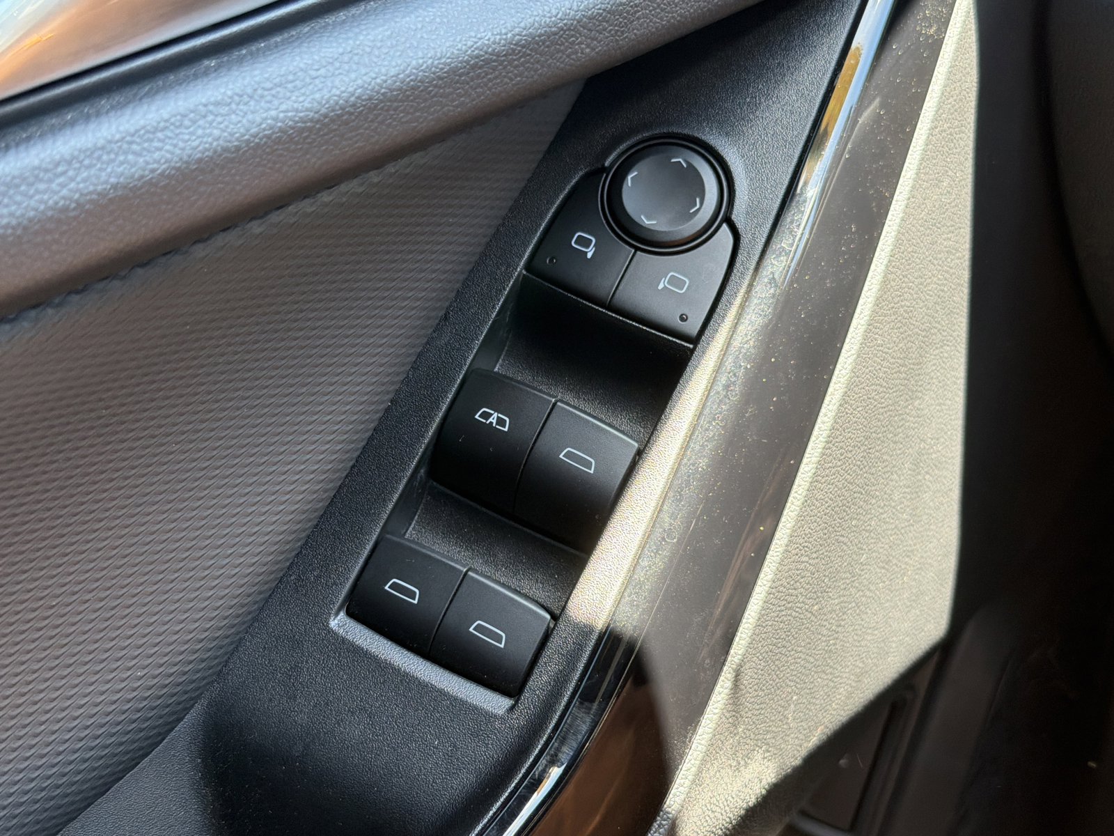 Used 2026 Chevrolet Equinox LT w/ Convenience Package II FWD image 17