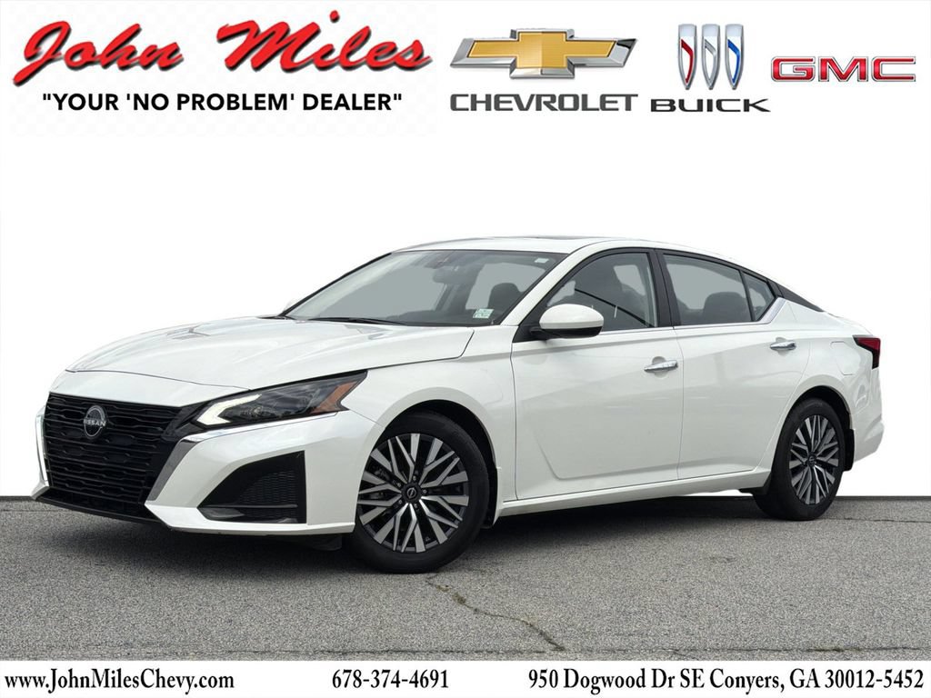 Used 2023 Nissan Altima 2.5 SV w/ SV Premium Package FWD image 1