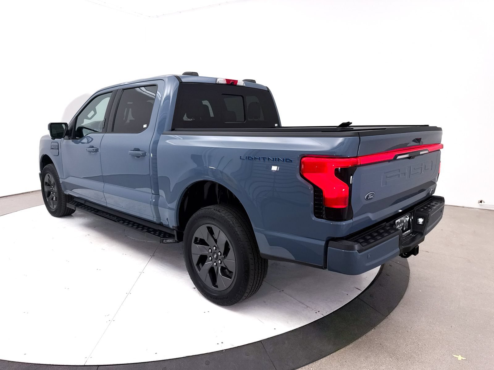 Used 2023 Ford F150 Lightning Lariat AWD/4WD image 15