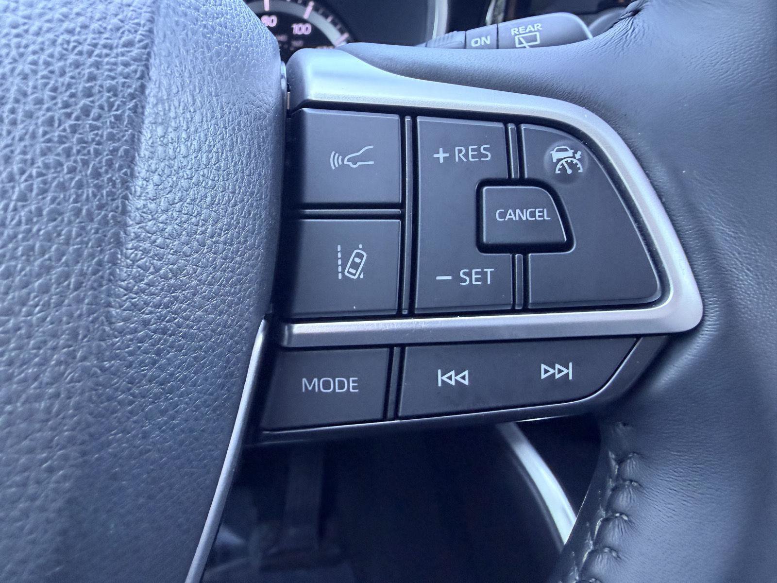 Used 2022 Toyota Highlander Bronze Edition AWD/4WD image 34