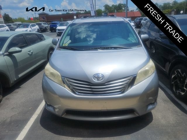 Used 2013 Toyota Sienna XLE FWD image 8