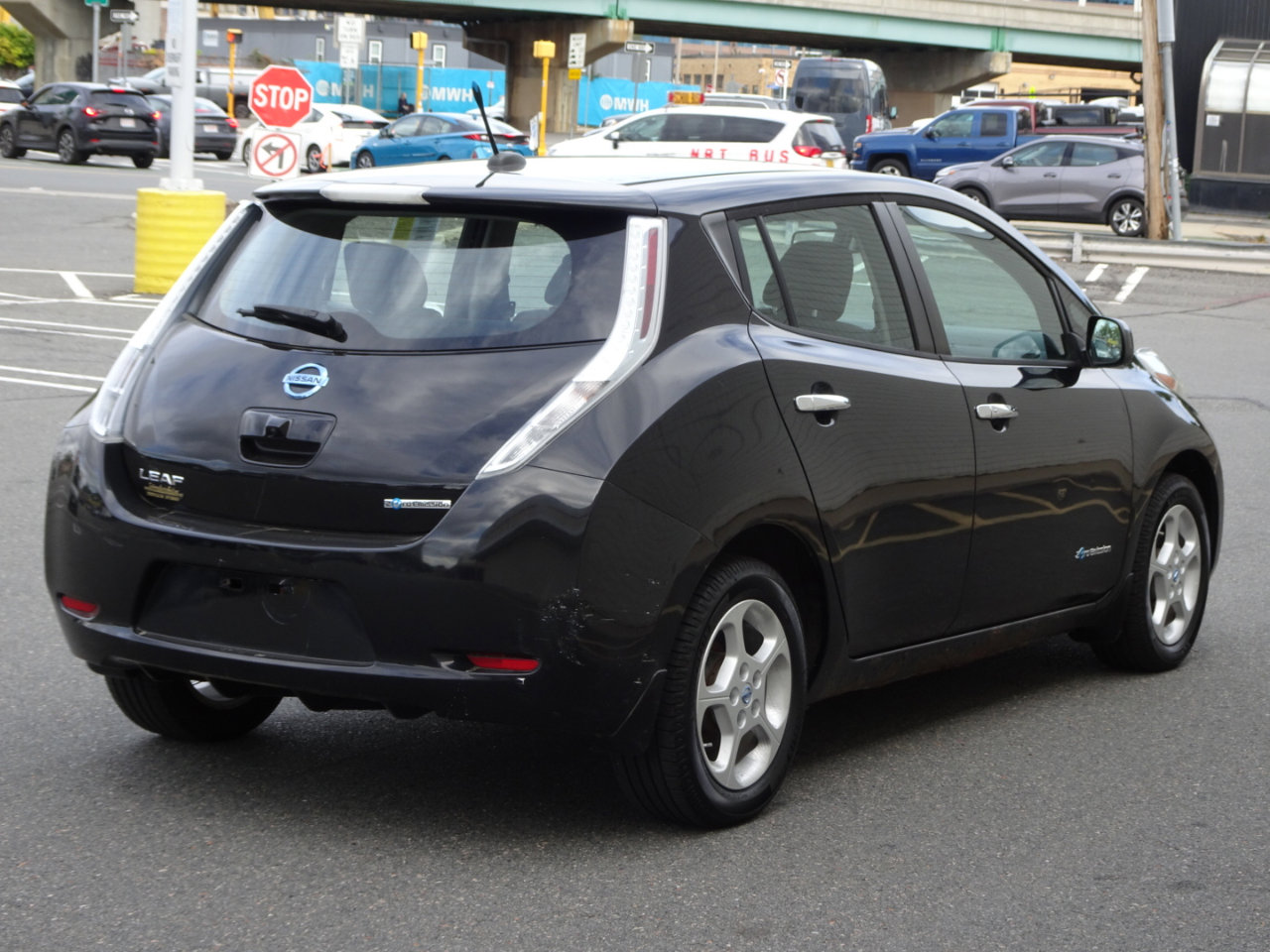 Used 2014 Nissan Leaf SV w/ LED & Quick Charge Package image 7