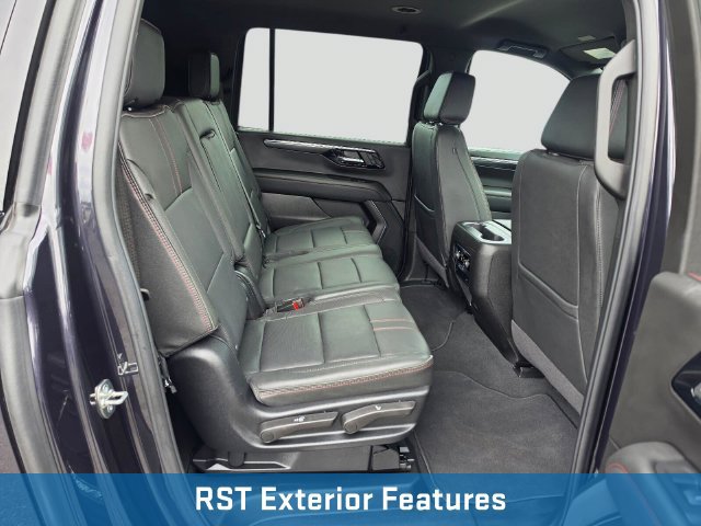 Used 2026 Chevrolet Suburban RST AWD/4WD image 14
