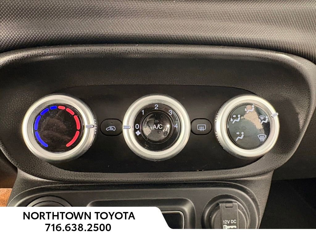 Used 2018 FIAT 500L Trekking w/ Urbana Appearance Package image 11