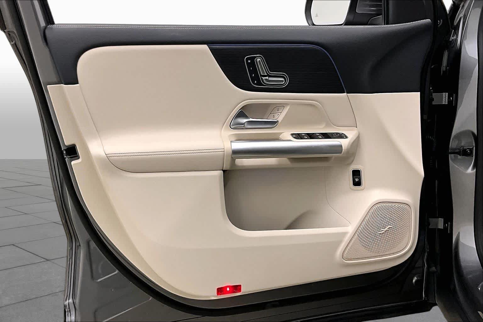 Certified 2025 Mercedes-Benz GLA 250 4MATIC image 25
