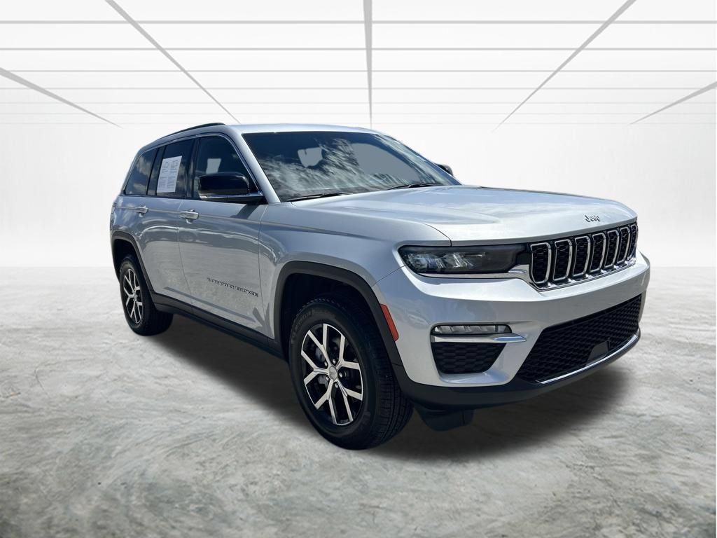 Certified 2024 Jeep Grand Cherokee Limited RWD image 2