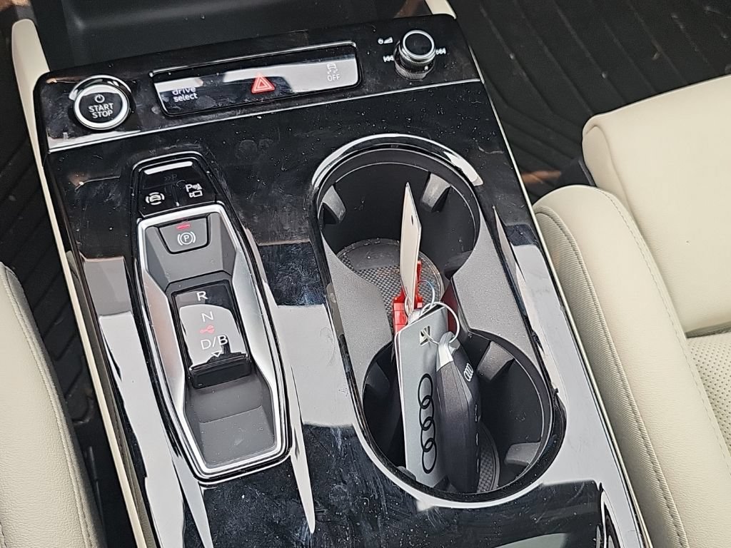 Certified 2025 Audi Q6 e-tron Premium Plus w/ Premium Plus AWD/4WD image 7