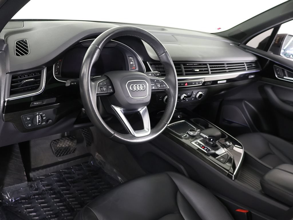 Used 2018 Audi Q7 3.0T Premium Plus AWD/4WD image 32