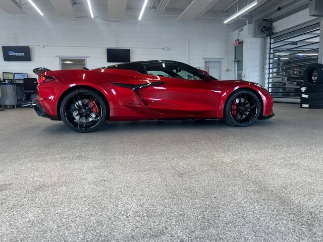New 2027 Chevrolet Corvette Z06 w/ Stealth Interior Trim Package RWD image 4