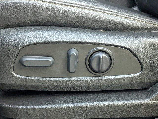 Used 2023 Chevrolet Traverse LT image 19