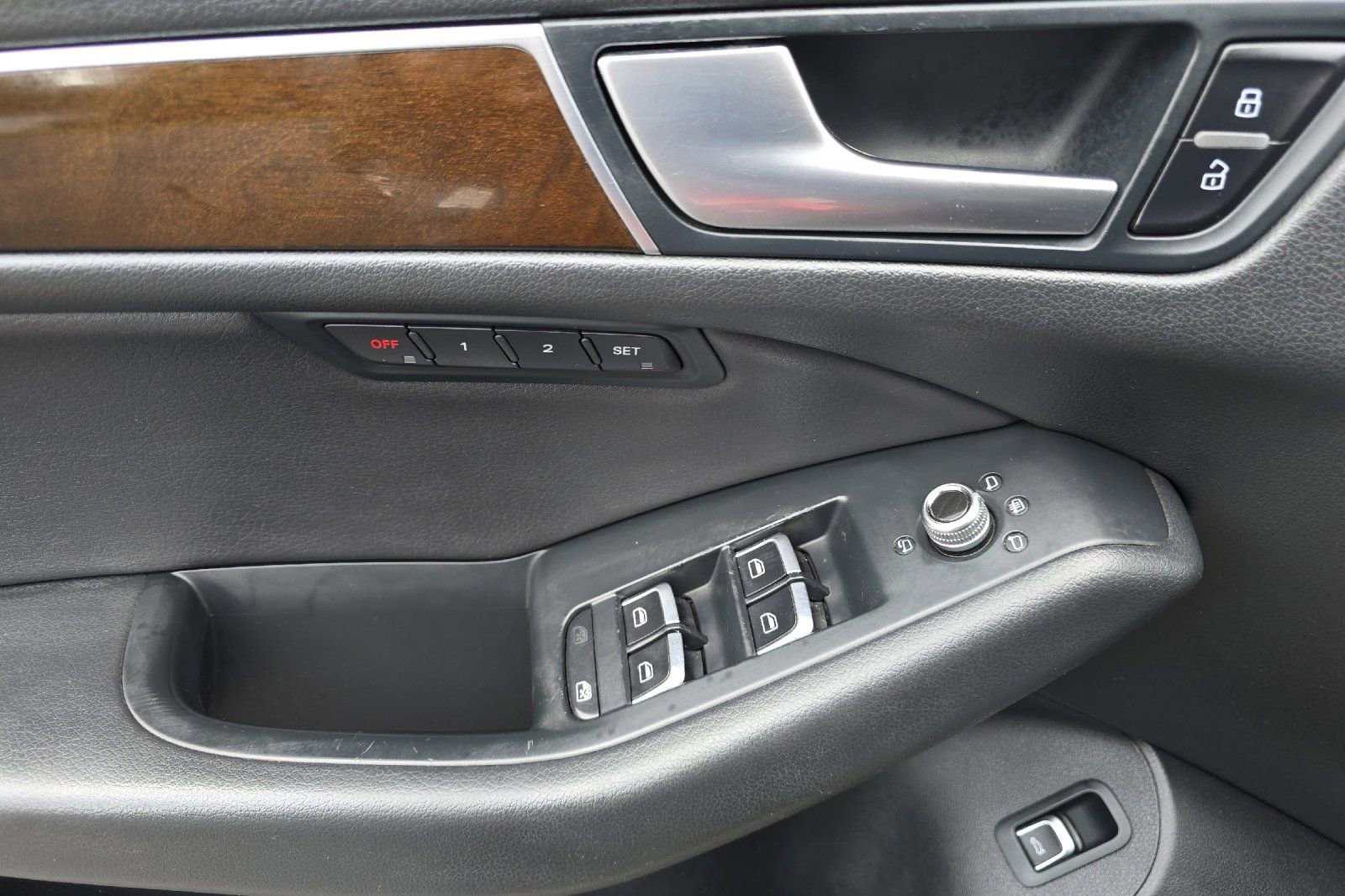 Used 2013 Audi Q5 3.0T Premium Plus w/ Audi MMI Navigation Plus Pkg image 12