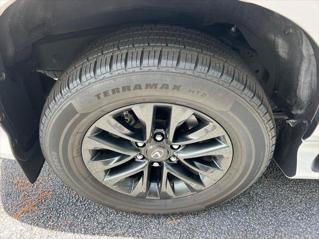 Certified 2023 Lexus GX 460 Premium w/ Premium Package AWD/4WD image 17