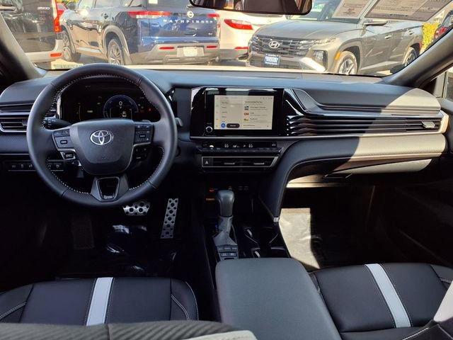 Used 2025 Toyota Camry SE FWD image 8