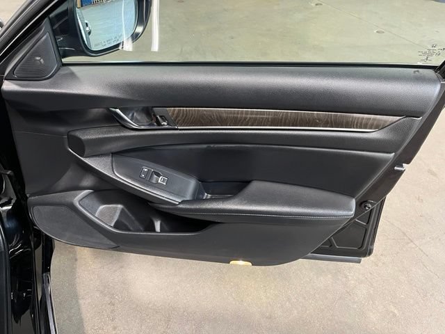 Used 2022 Honda Accord Touring image 13