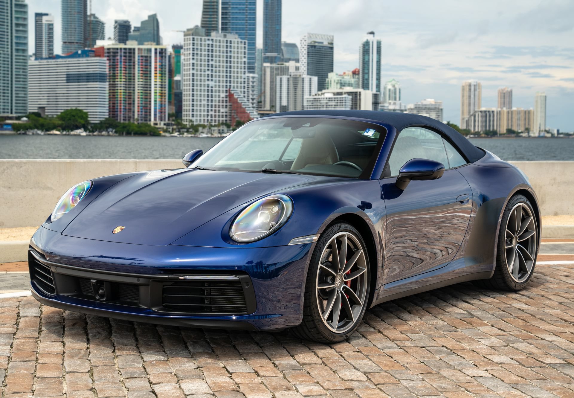Used 2020 Porsche 911 Carrera S RWD video 2