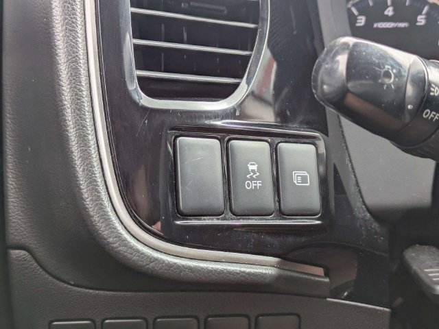 Used 2019 Mitsubishi Outlander ES FWD image 24