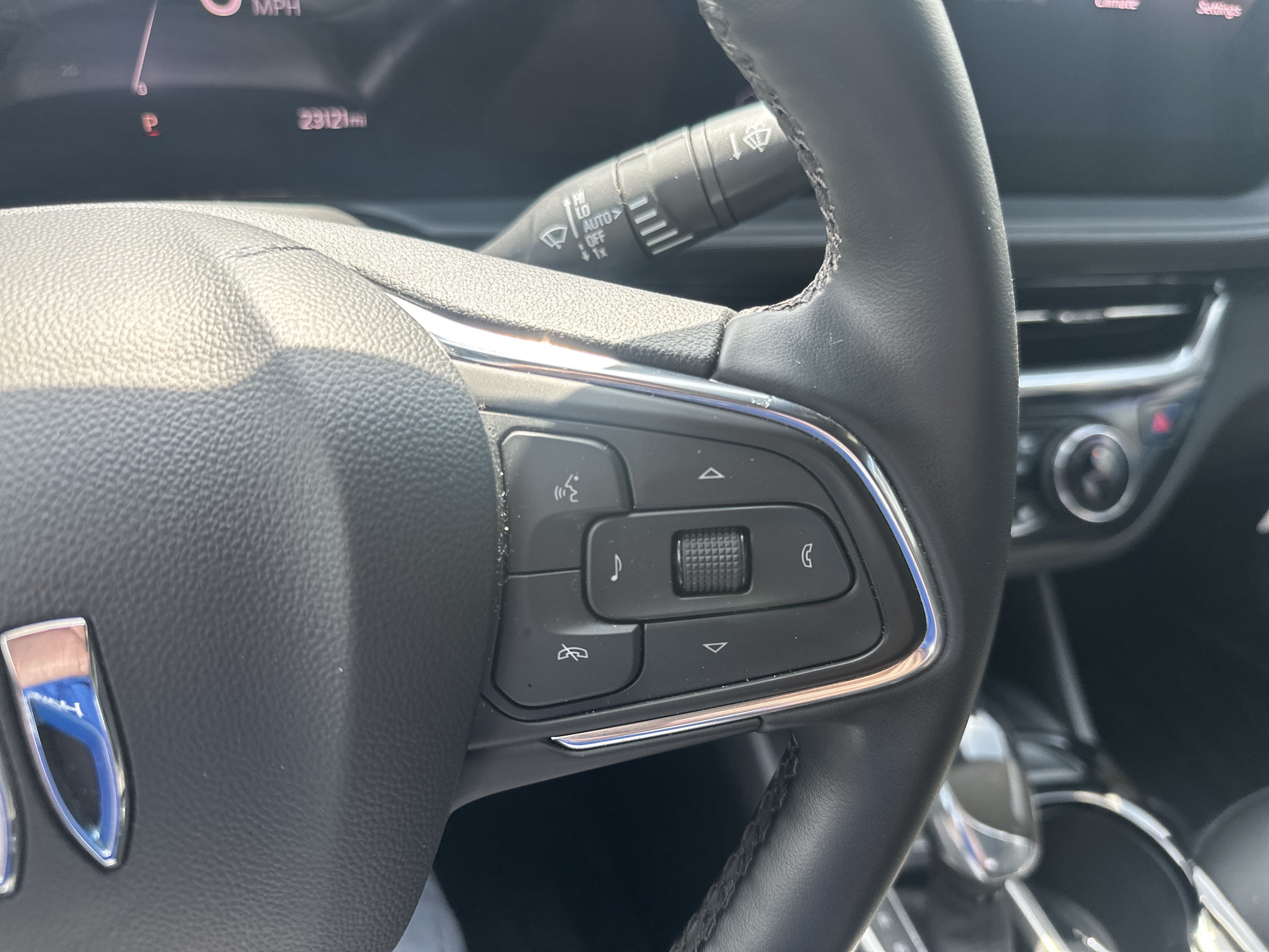 Used 2024 Buick Envista Sport Touring w/ Convenience I Package FWD image 22
