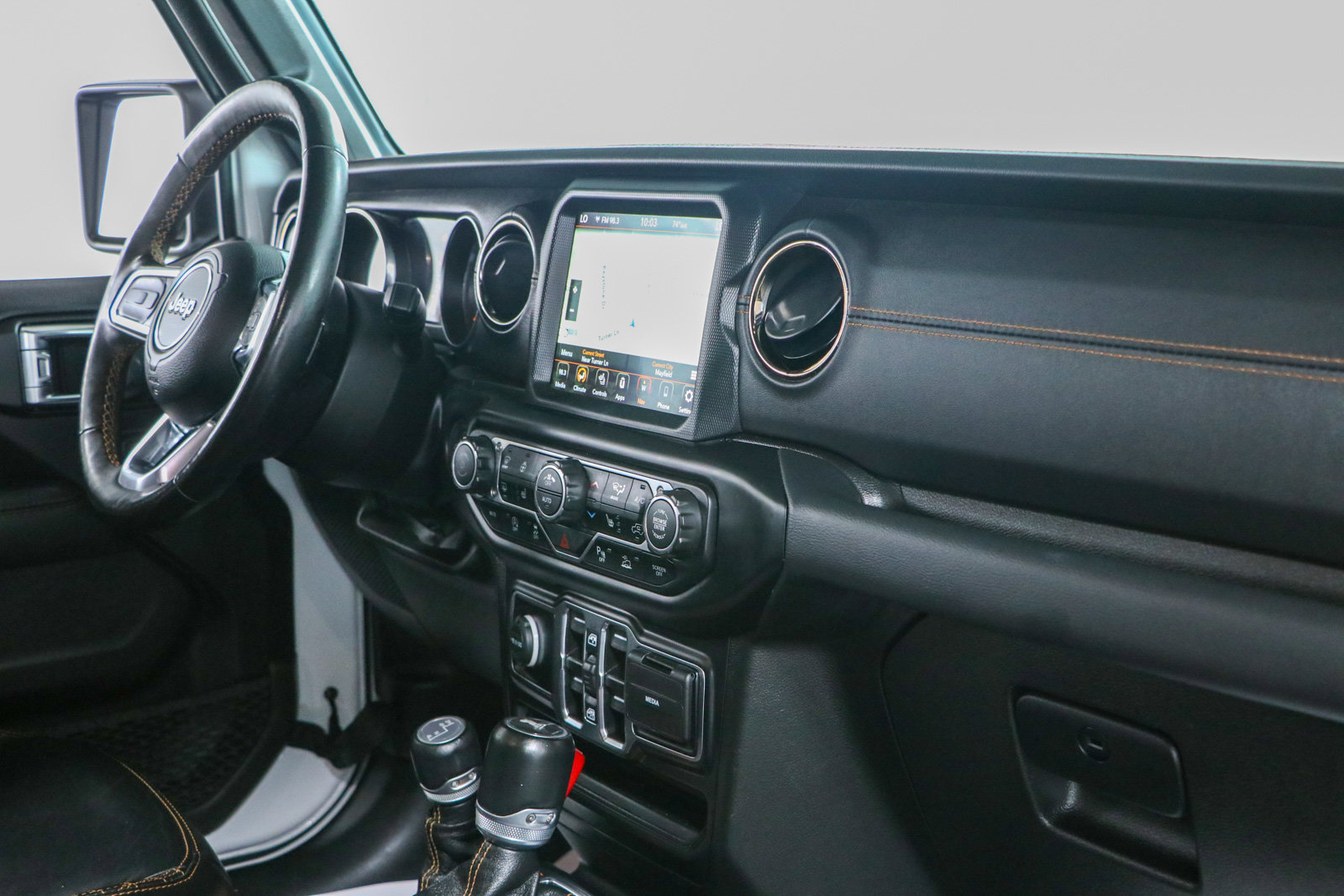 Used 2023 Jeep Wrangler Unlimited Sahara AWD/4WD image 27