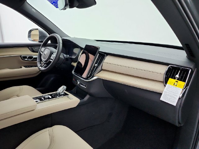 New 2027 Volvo XC90 B6 Plus AWD/4WD image 17