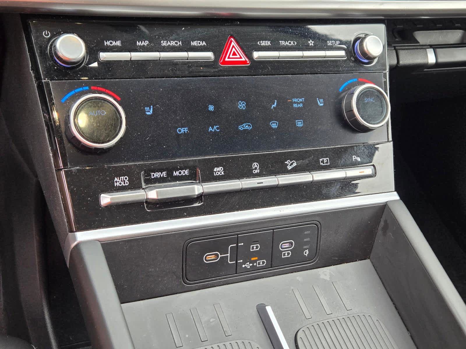 Used 2024 Hyundai Santa Fe XRT AWD/4WD image 25