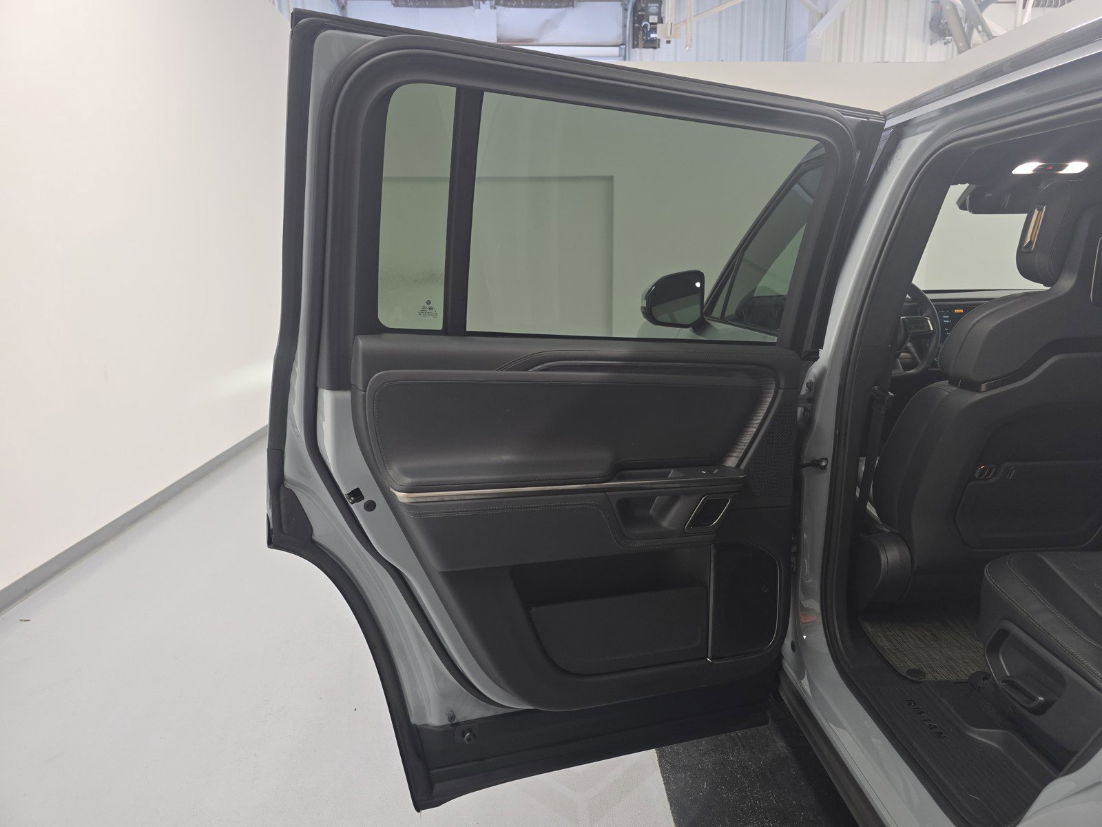 Used 2024 Rivian R1S Adventure image 17