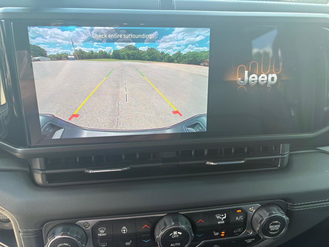 Used 2025 Jeep Gladiator Sport AWD/4WD image 33
