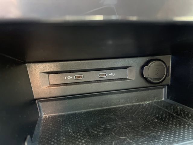 Used 2023 Volkswagen Tiguan SE image 24