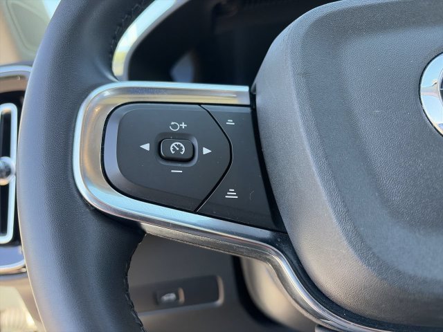 Certified 2023 Volvo XC40 B4 Ultimate w/ Climate Package FWD image 22