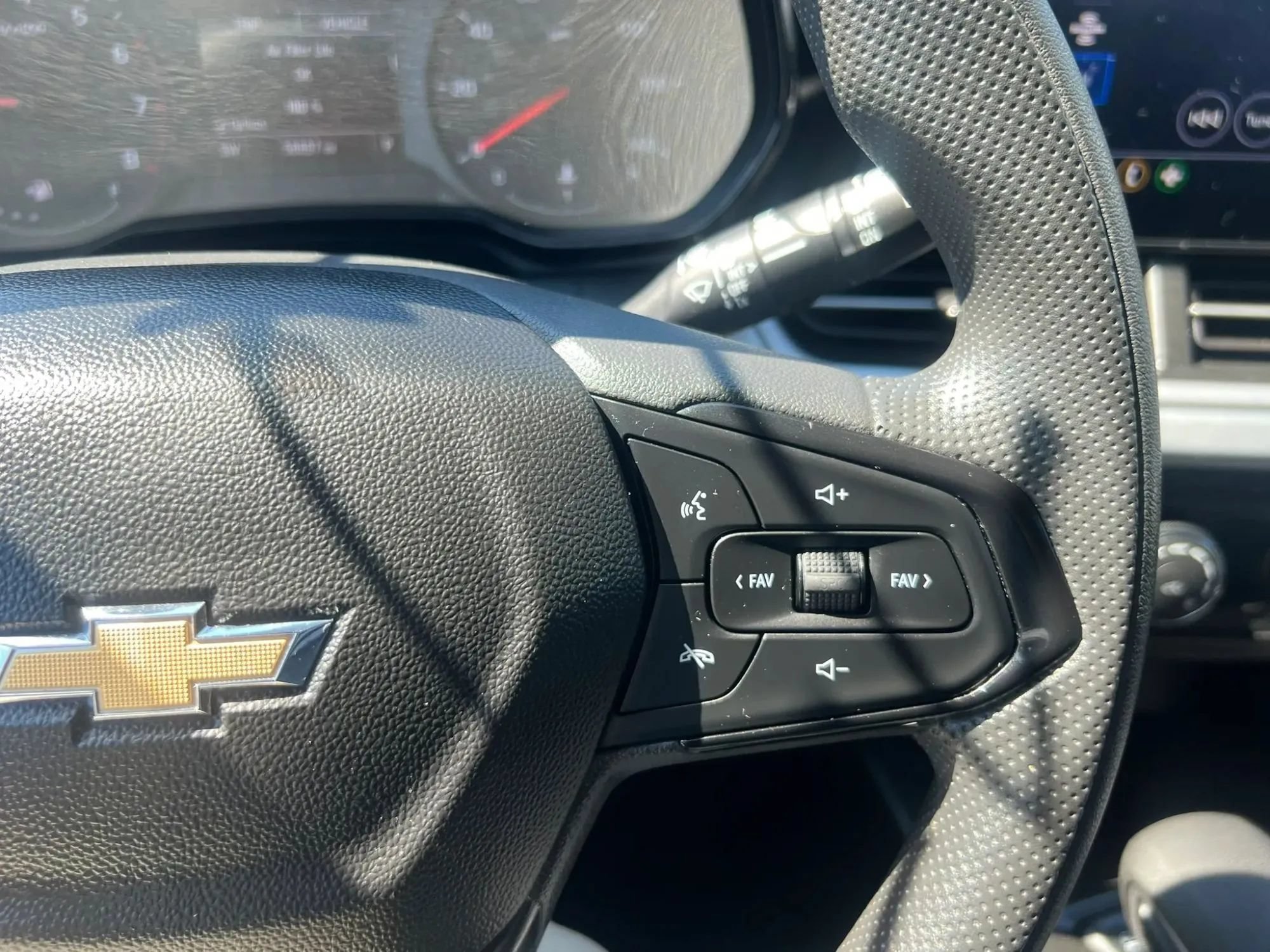 Used 2025 Chevrolet Trax LS FWD image 20