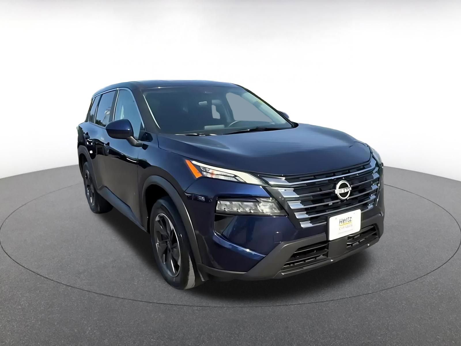 Used 2025 Nissan Rogue SV image 3