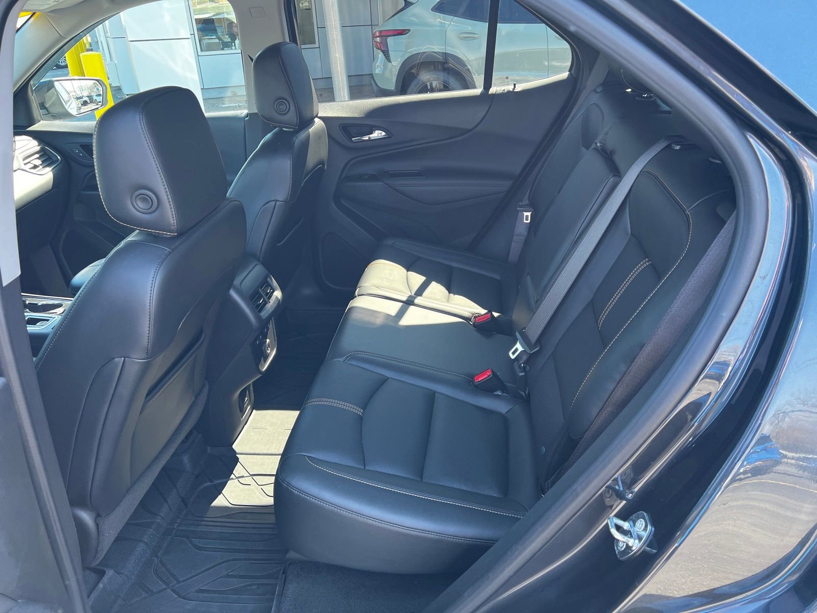 Used 2022 Chevrolet Equinox Premier image 8