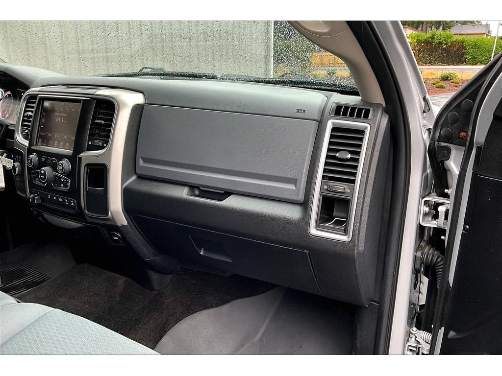 Used 2017 RAM 2500 SLT w/ Cold Weather Group AWD/4WD image 16