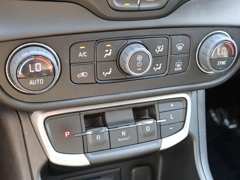 Used 2023 GMC Terrain SLT AWD/4WD image 35