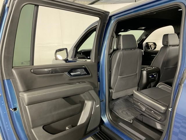 Used 2025 GMC Yukon XL Elevation w/ LPO, Elevation Black Package AWD/4WD image 32