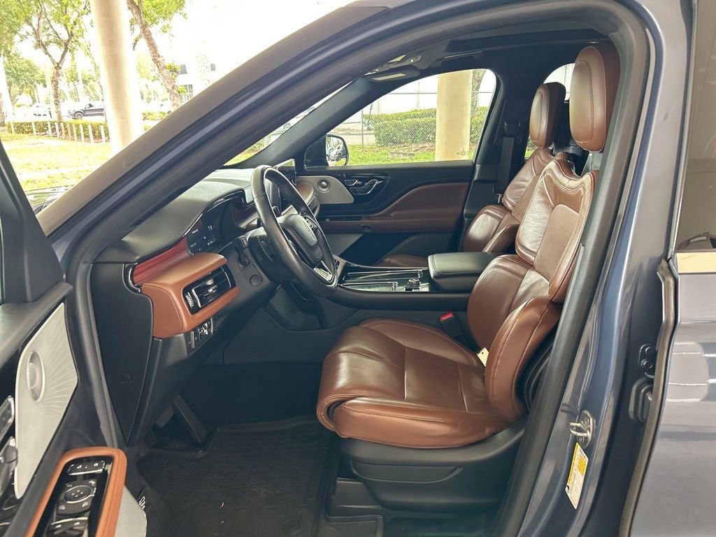 Used 2021 Lincoln Aviator Reserve w/ Equipment Group 201A RWD image 5