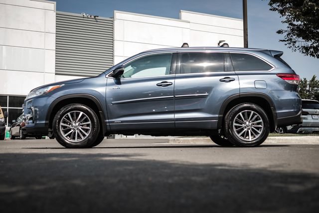 Used 2017 Toyota Highlander XLE AWD/4WD image 14