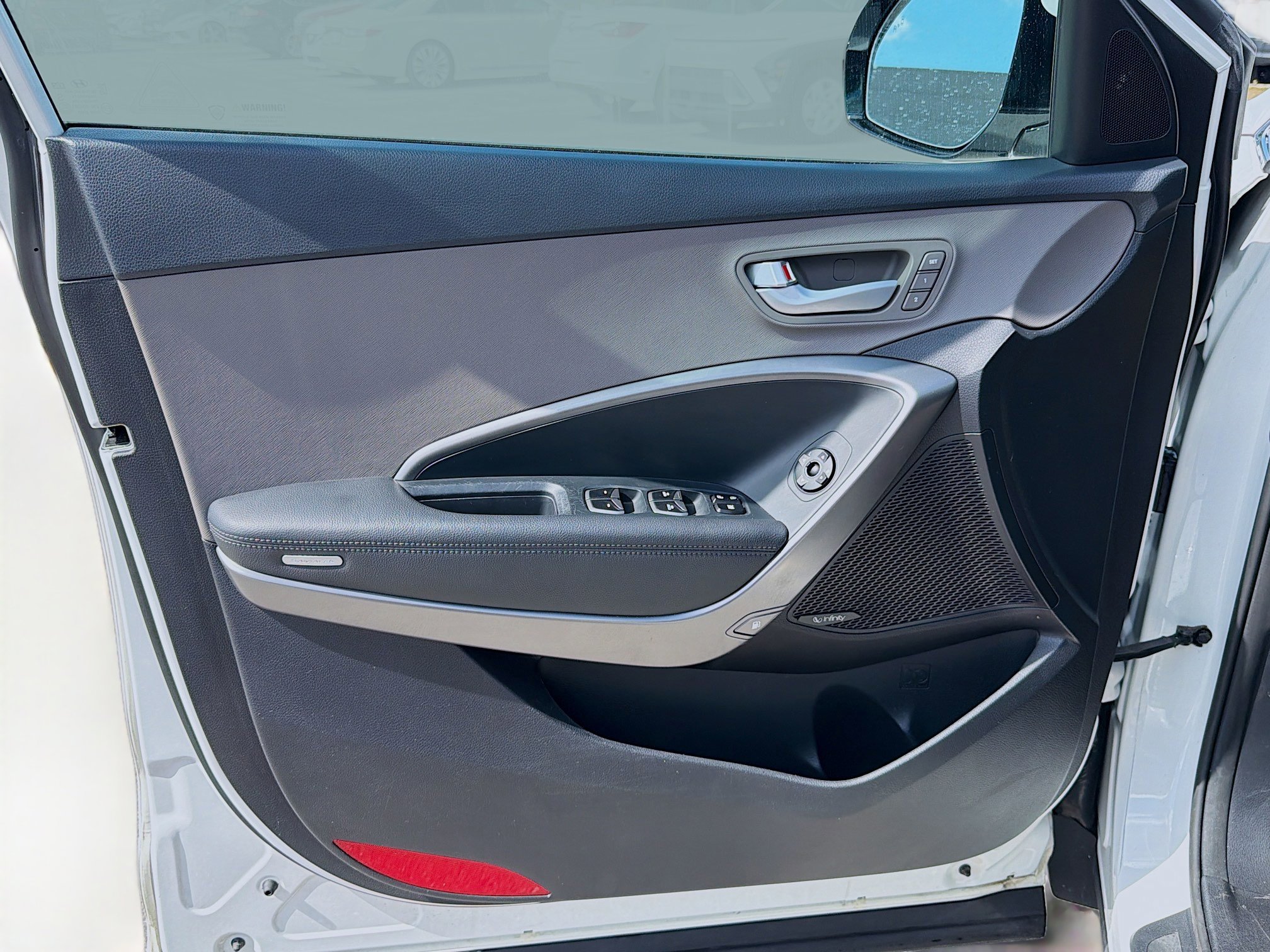 Used 2016 Hyundai Santa Fe Limited w/ Option Group 04 image 21