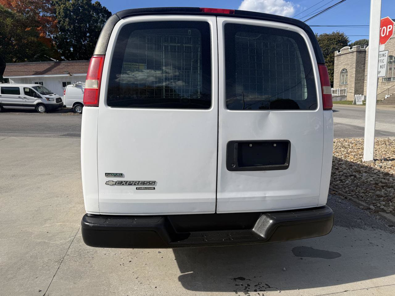 Used 2011 Chevrolet Express 2500 RWD image 4